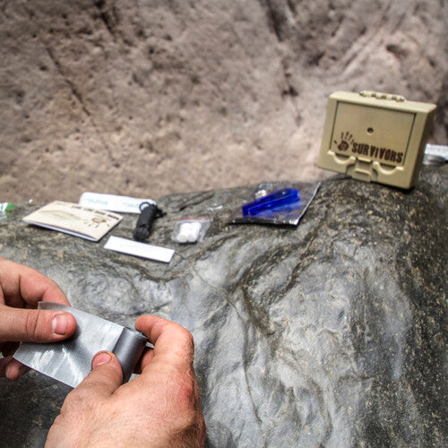 12 Survivors Mini Bug Out Box